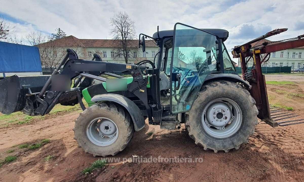 Tractoare de 700.000 de lei furate din Europa și găsite într-un TIR care le ducea la o persoană fizică din Buzău