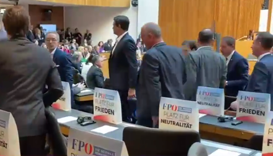 VIDEO. Prietenii lui Putin din Parlamentul Austriei au boicotat un discurs al lui Zelenski