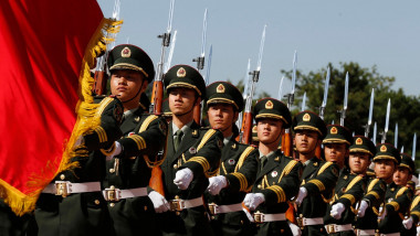 militari chinezi la parada