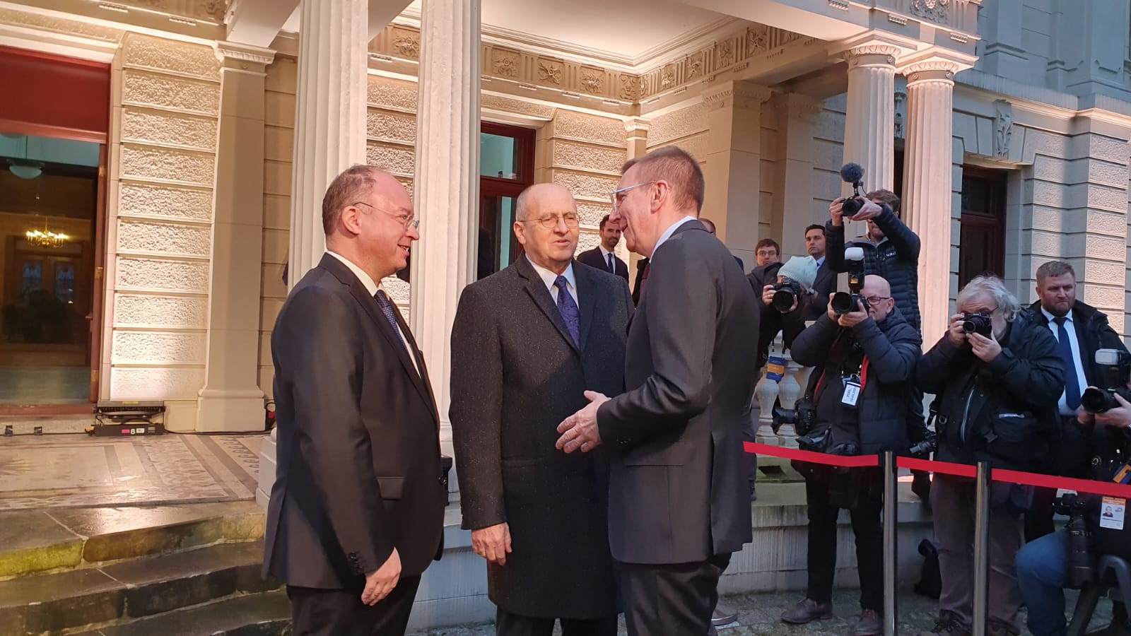 Miniștrii de externe din formatul NATO București 9 au discutat în Polonia despre efectele și măsurile în cazul invaziei ruse în Ucraina