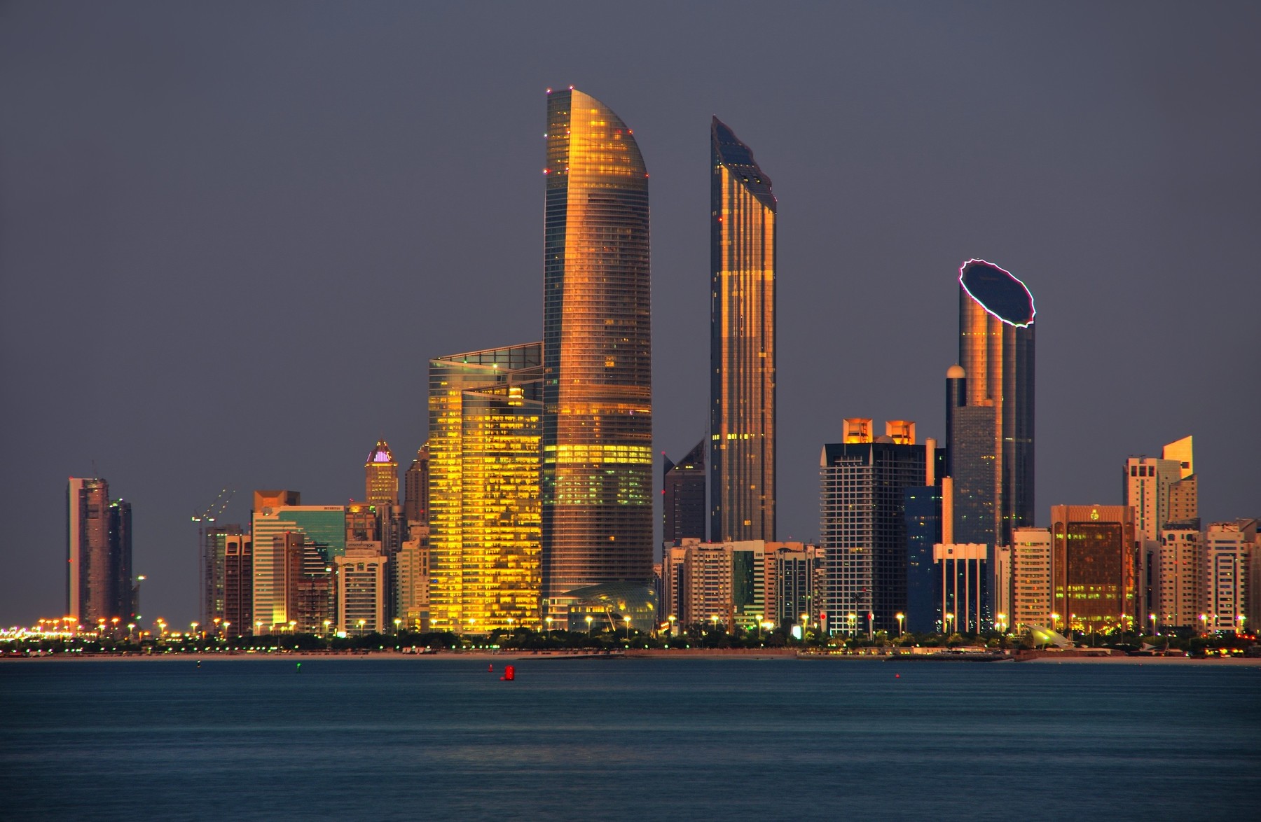 Abu Dhabi accelerează investiţiile în turism în ciuda efectelor războiului din Orientul Mijlociu