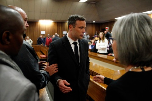 Cererea de eliberare condiționată a lui Oscar Pistorius a fost respinsă. Mama iubitei ucise: „Nu a arătat nicio remuşcare”