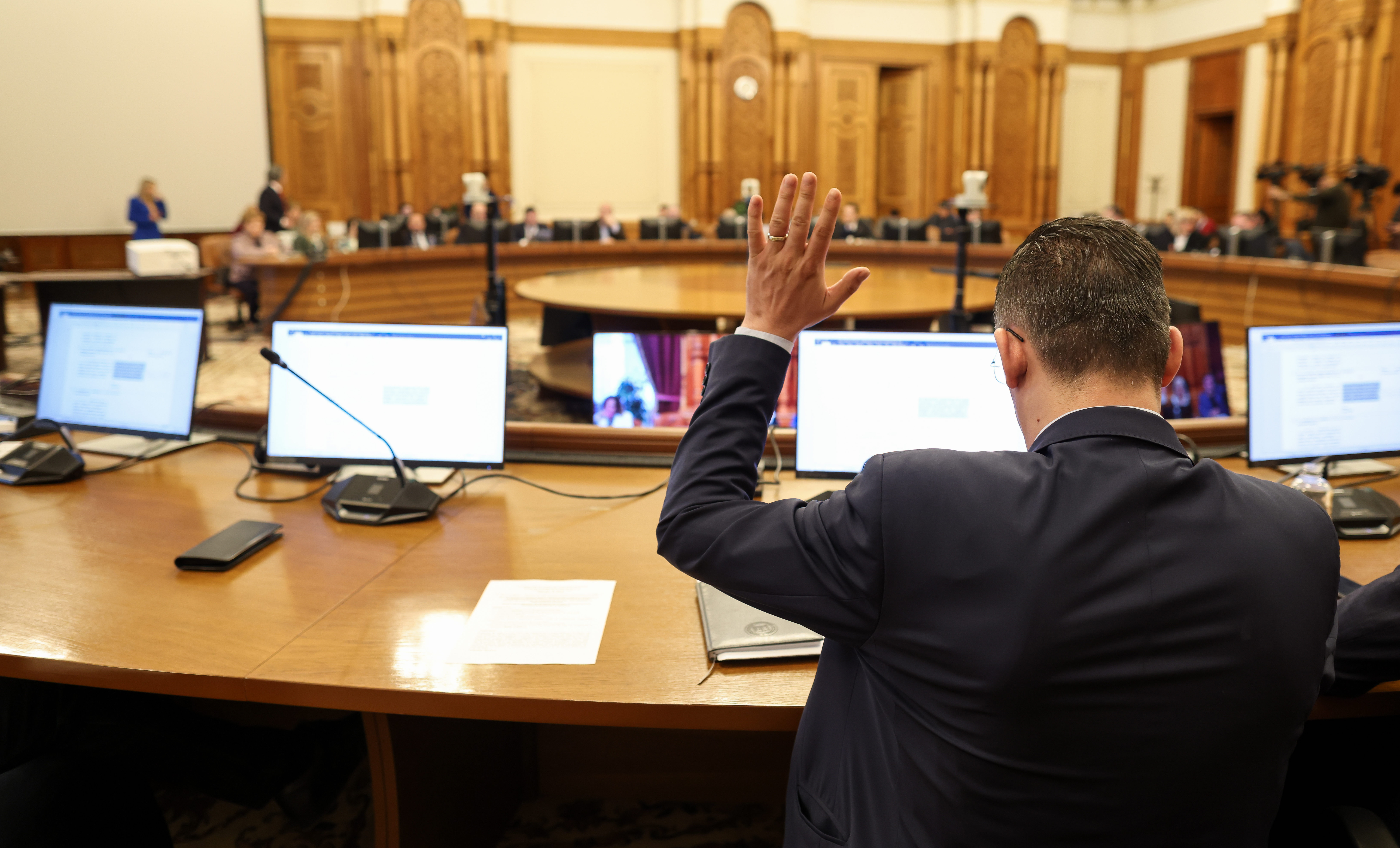 Legea pensiilor speciale va fi modificată săptămâna viitoare în sesiune extraordinară a Parlamentului, după decizia CCR