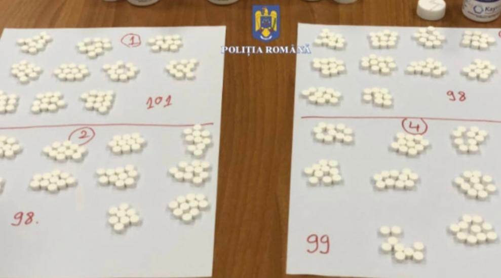 Un gardian de la Penitenciarul Giurgiu a fost prins cu anabolizante pe care voia să le vândă deținuților