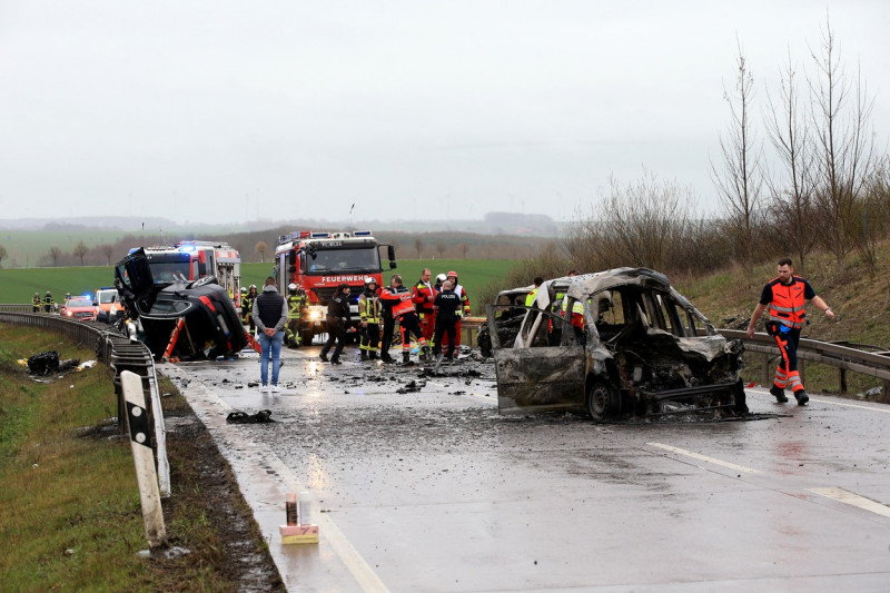 Un șofer cu permis de conducere anulat din 2007 a ucis șapte persoane pe o șosea din Germania