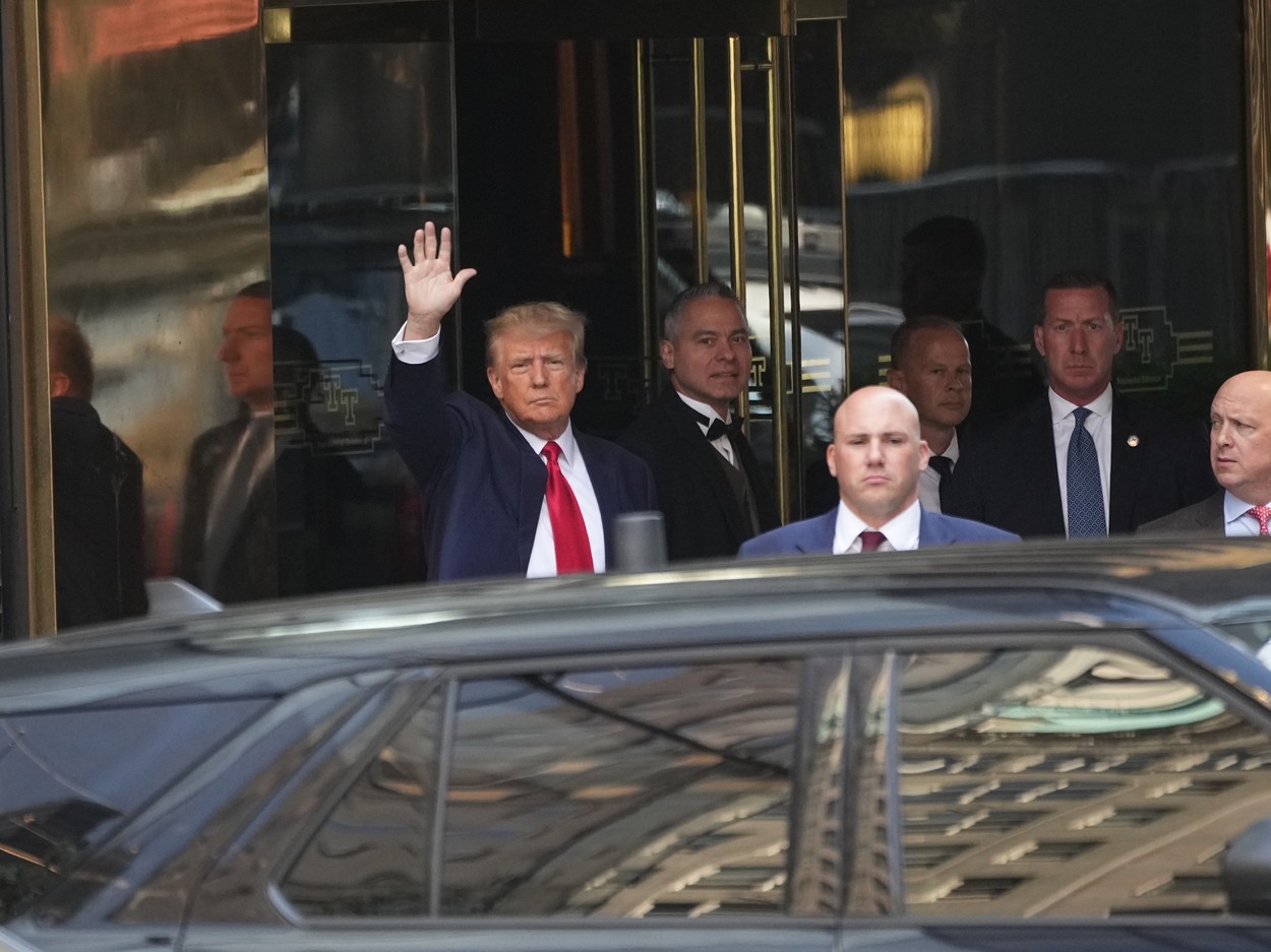 Donald Trump s-a predat autorităților din New York: "Wow, mă vor aresta. Totul pare ireal"