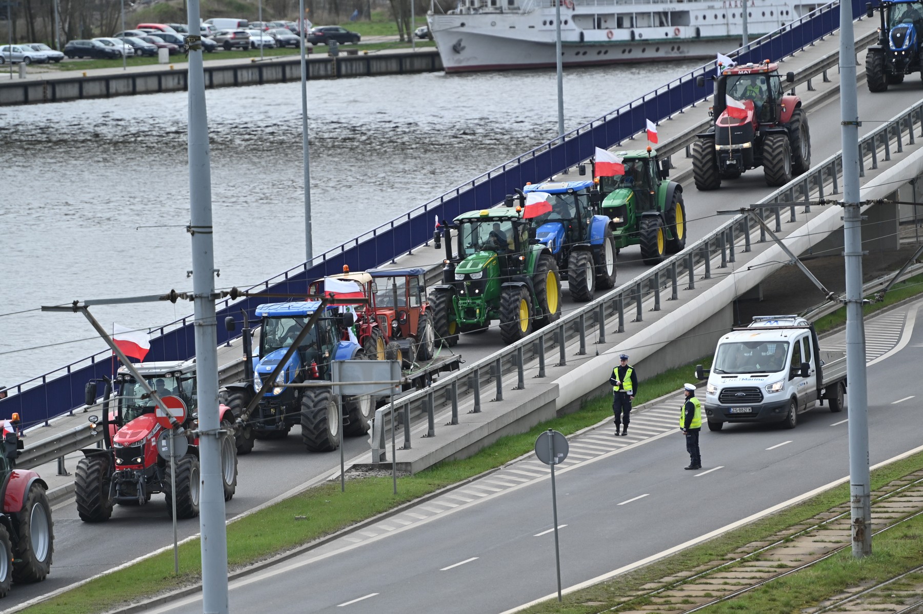 Scandalul cerealelor din Ucraina. Ministrul agriculturii din Polonia și-a dat demisia