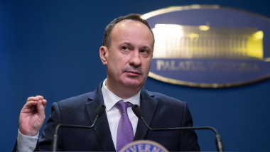 Adrian Câciu, ministrul Finanțelor, susține o conferință de presă la sediul Guvernului pe 5 octombrie 2022.
