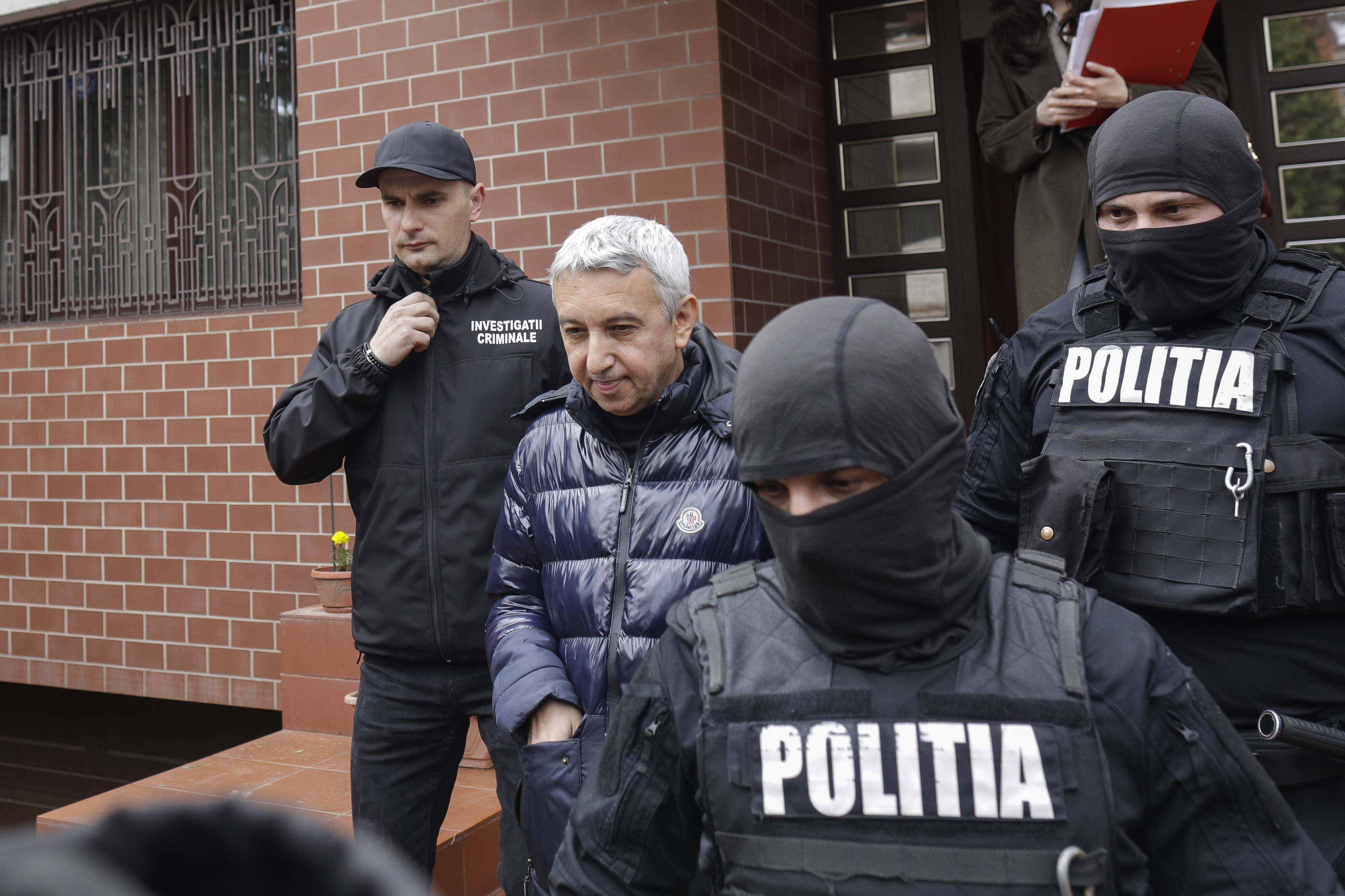 Dan Diaconescu, dus la audieri. Este acuzat că ar fi vrut să cumpere virginitatea unei minore și că ar fi plătit două gemene pentru sex