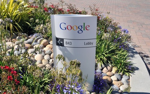 Concedierile în masă anunțate de Google şi Amazon s-au blocat în Europa din cauza prevederilor din Codul muncii