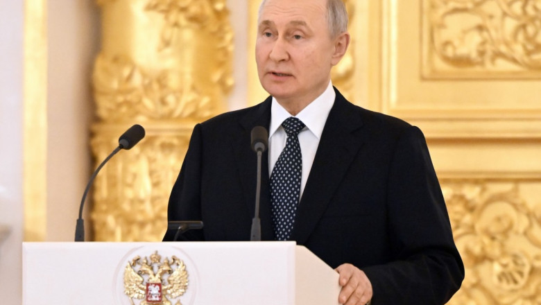 Vladimir Putin s-a întâlnit cu noii ambasadori la Moscova și le-a acceptat acreditările