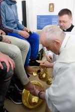 ITALY - POPE FRANCIS DURING FOOT WASHING AT CASAL DEL MARMO JUVENILE DETENTION HOME IN ROME- 2023/4/6