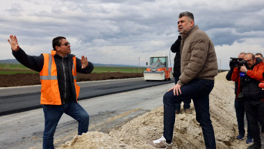 Președintele Camerei Deputaților, Marcel Ciolacu, vizitează șantierul Autostrăzii Moldovei (A7) pe 6 aprilie 2023.