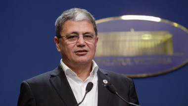 Marcel Boloș, ministrul Investițiilor și Proiectelor Europene, susține o conferință de presă la sediul guvernului din București, vineri 1 iulie 2022.