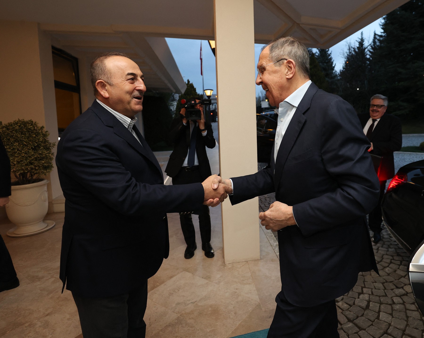 Lavrov a ajuns în Turcia și s-a întâlnit cu ministrul turc de externe. Discuții despre acordul pentru exportul de cereale ucrainene