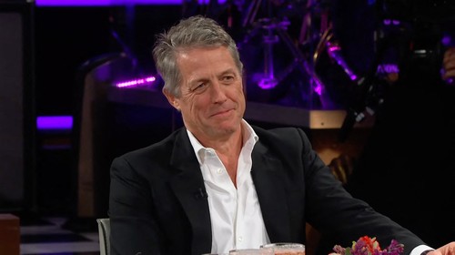 Hugh Grant: Comediile romantice se bazează pe „o mare minciună, deşi mi-am construit toată cariera şi întreaga avere pe seama ei”