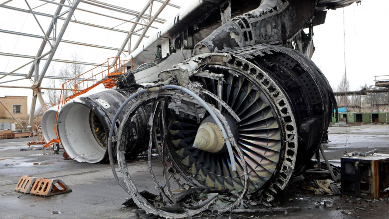 Avionul Antonov An-225 distrus