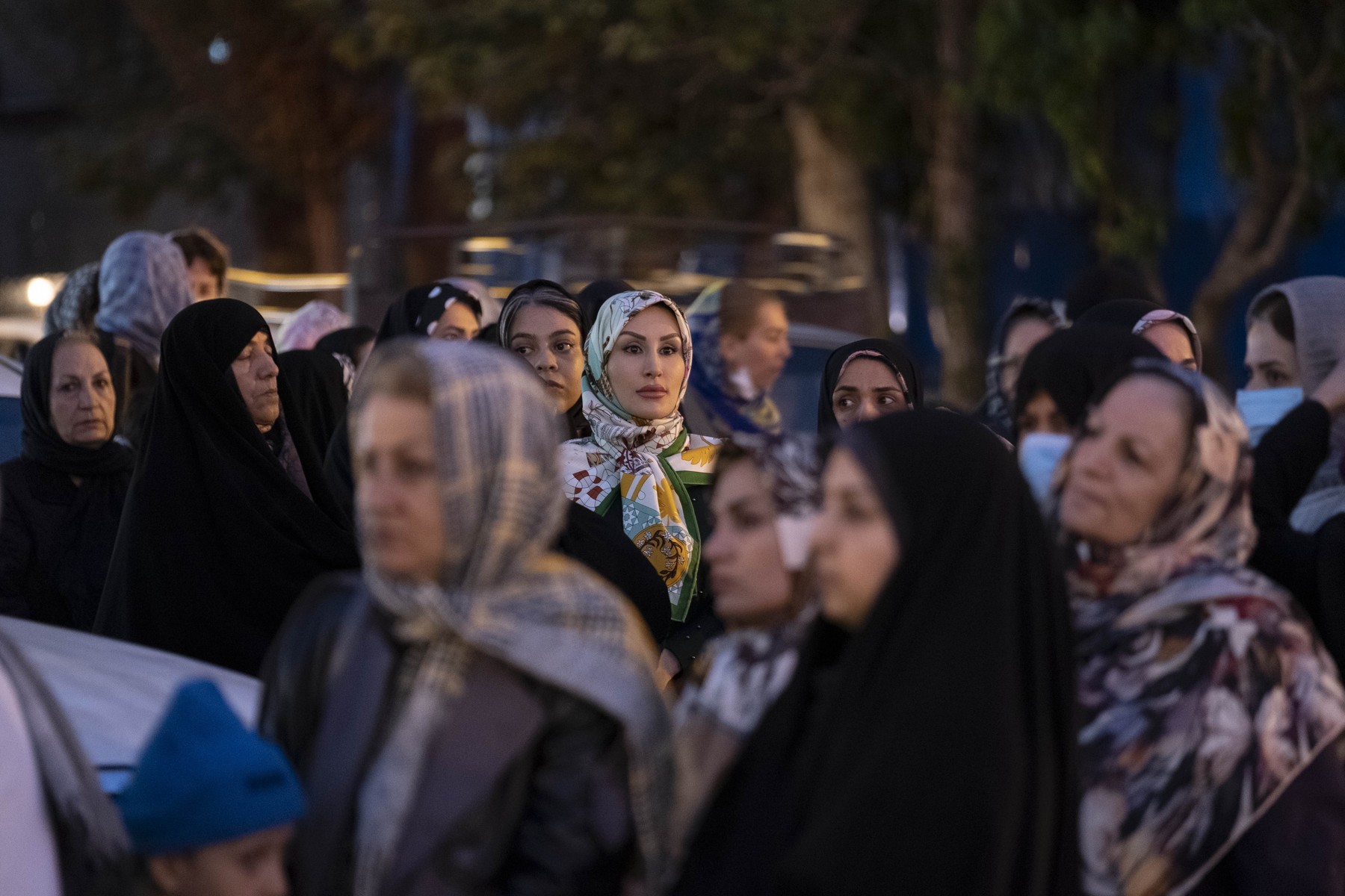 Iranul va instala camere video în locuri publice pentru a identifica femeile care nu poartă văl