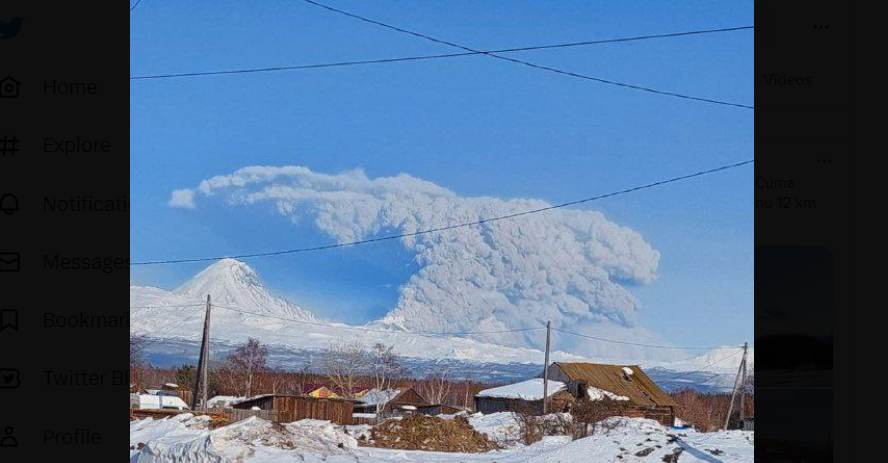 Erupție masivă a unui vulcan din Rusia. Bezimianîi a expulzat o coloană de cenușă înaltă de zece kilometri