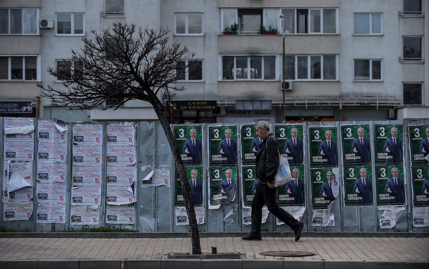 Alegeri duminică în Bulgaria, unde se confruntă doi foști premieri: „Batman” și „Emmanuel Macron din Balcani”