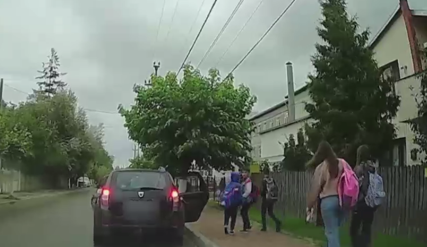 VIDEO. Plimbatul cu mașinile statului în vacanță sau în scop personal ar putea deveni istorie. Proiect pentru dotarea acestora cu GPS