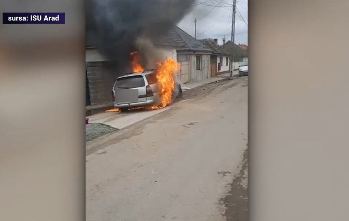 VIDEO Un șofer din Arad a încercat să golească rezervorul de benzină cu o bormașină. Mașina a luat foc
