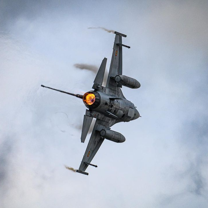 Piloții români fac poliție aeriană NATO cu F-16 în țările baltice