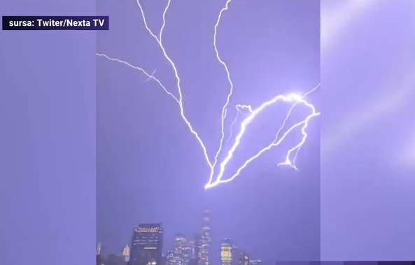 Freedom Tower din New York a fost lovit de trăsnet în timpul unei furtuni puternice