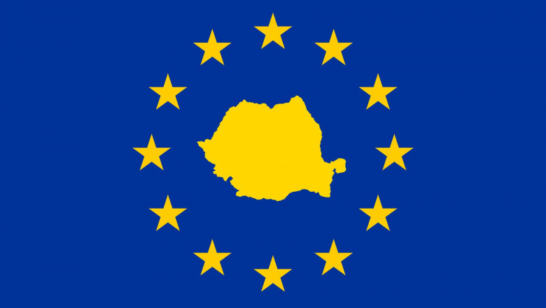 Steag al Uniunii Europene cu harta României în centrul stelelor
