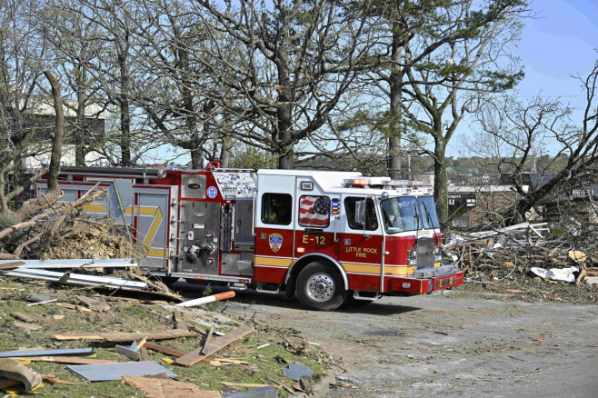 Tornadoes that ravage US kill at least 26