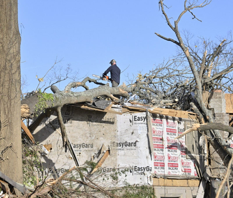 Tornadoes that ravage US kill at least 26