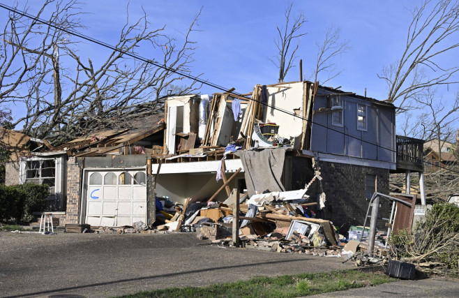 Tornadoes that ravage US kill at least 26