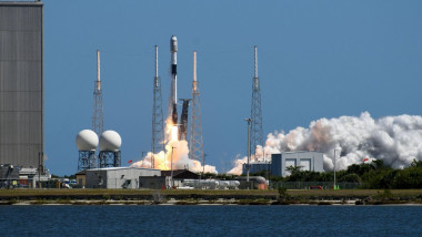 O rachetă Falcon 9 a companiei Space X este lansată din Cape Canaveral, SUA, pe 24 martie 2023.