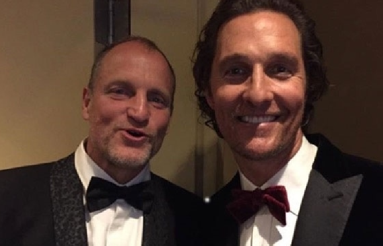 Matthew McConaughey spune că el și Woody Harrelson ar putea fi frați. Mărturisirea care i-a convins să facă un test ADN