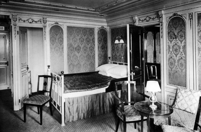 UK: RMS Titanic, A Luxury Bedroom