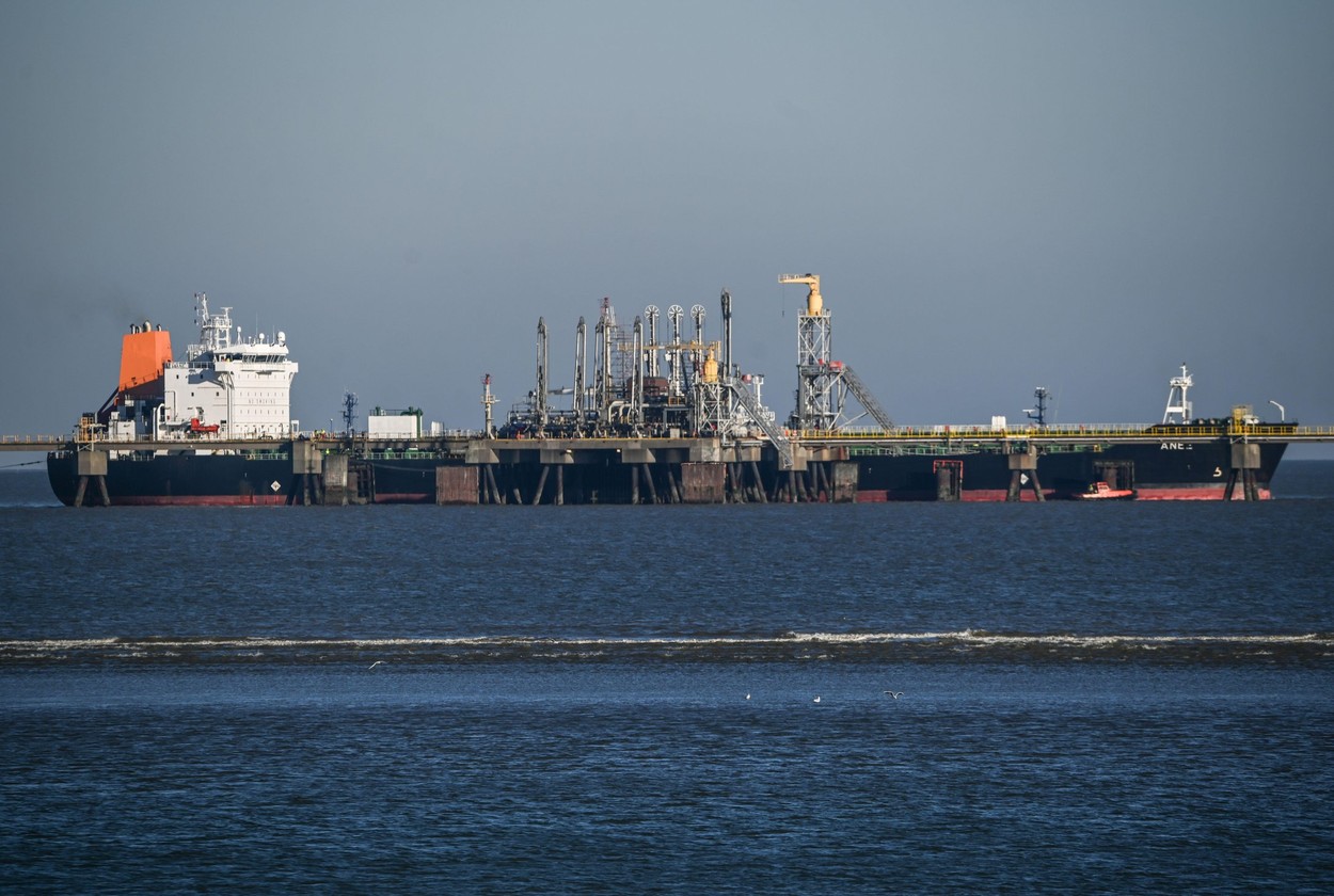 Exporturile rusești de petrol au atins recordul ultimilor trei ani însă veniturile au scăzut