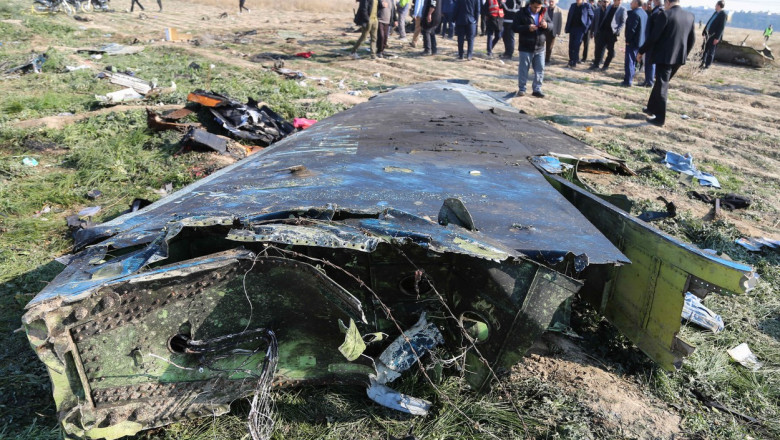 epava avionului ucrainean doborat la teheran