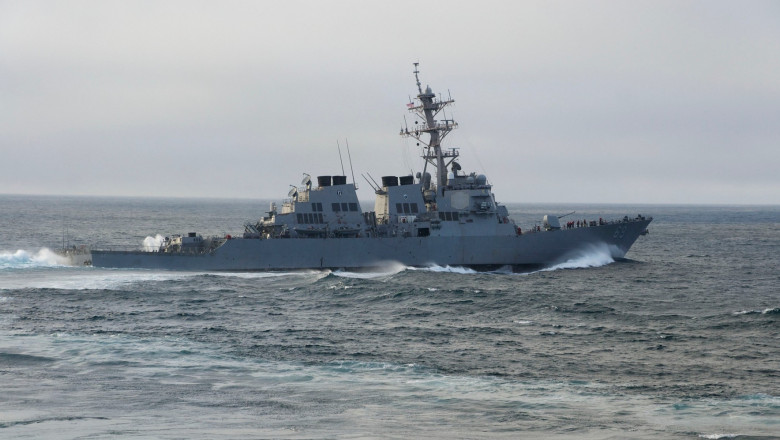 guided-missile destroyer USS Milius (DDG 69) practices an emergency breakaway