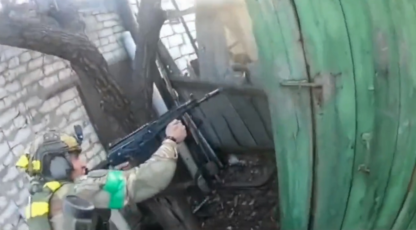 Lupta pe blocuri, în Bahmut. Imagini filmate de soldați ucraineni. Cum arată orașul pe care armata lui Putin se chinuie să-l cucerească