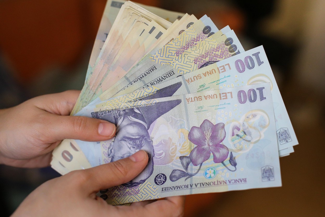 Casa de Pensii: Peste 420.000 de români beneficiază de pensii şi indemnizaţii în baza unor legi speciale