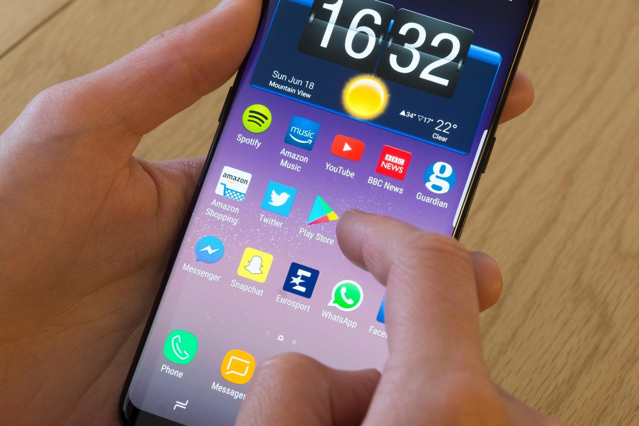 Zvonul că Samsung ar putea trece la motorul de căutare Bing a șters 55 de miliarde de dolari din valoarea Google