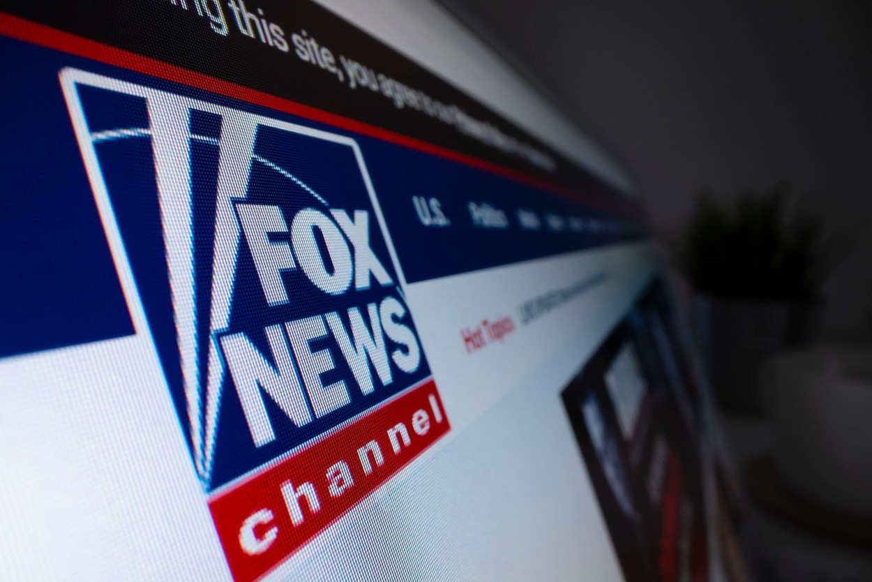 Fox va plăti aproape 800 de milioane de dolari companiei Dominion, pe care o acuzase că a fraudat alegerile pierdute de Trump