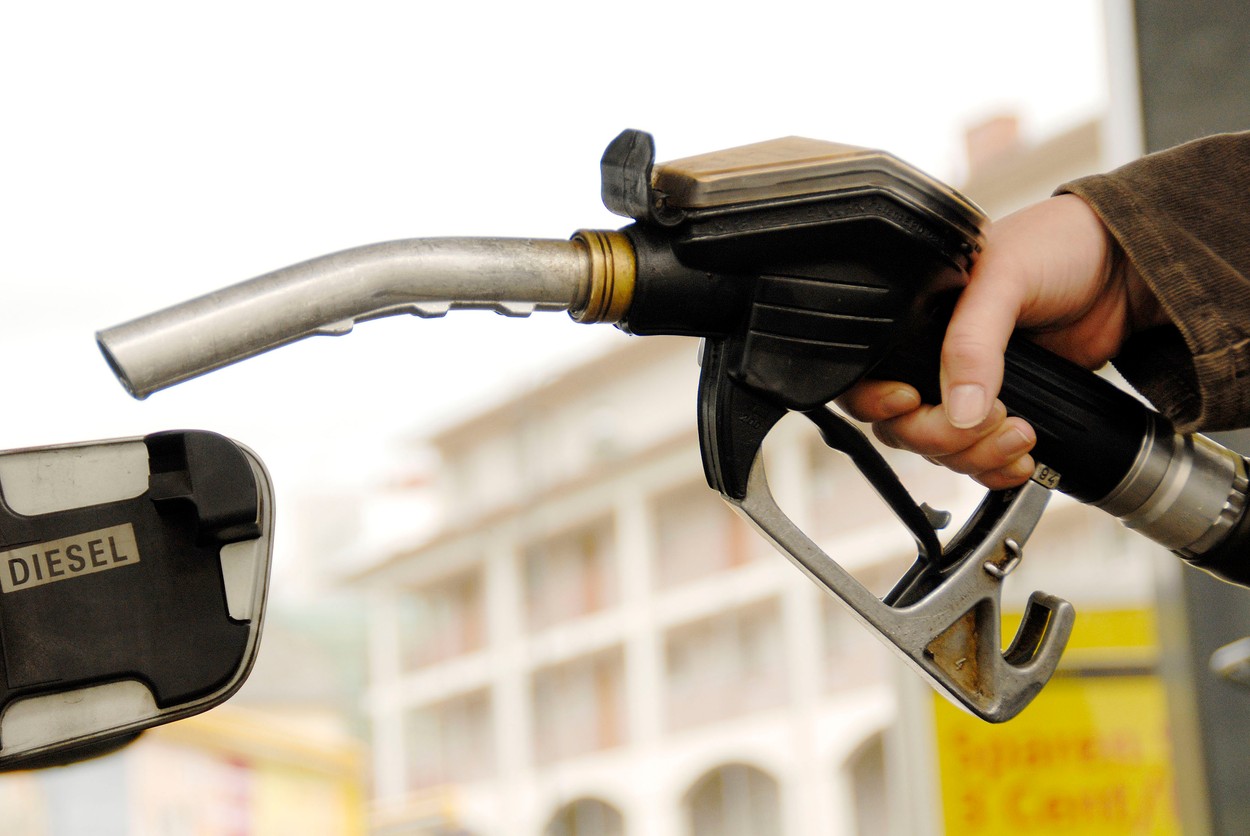 Motorina din România se vinde la cel mai mic preț de la izbucnirea războiului din Ucraina