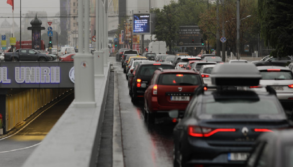 Restricţii de circulaţie prin Pasajul Unirii pentru turnarea fundaţiilor noii porţi de gabarit