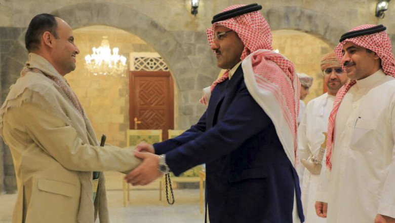 lider al grupării Houthi din Yemen primește o delegație din Arabia Saudită în Sana'a