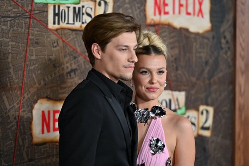 Millie Bobby Brown, protagonista serialului „Stranger Things”, s-a logodit cu unul dintre fiii cântăreţului Jon Bon Jovi