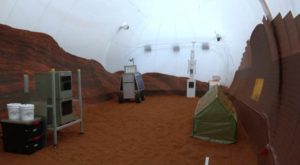 NASA a construit un spațiu „marțian” în Texas. Patru oameni vor trăi un an într-o simulare