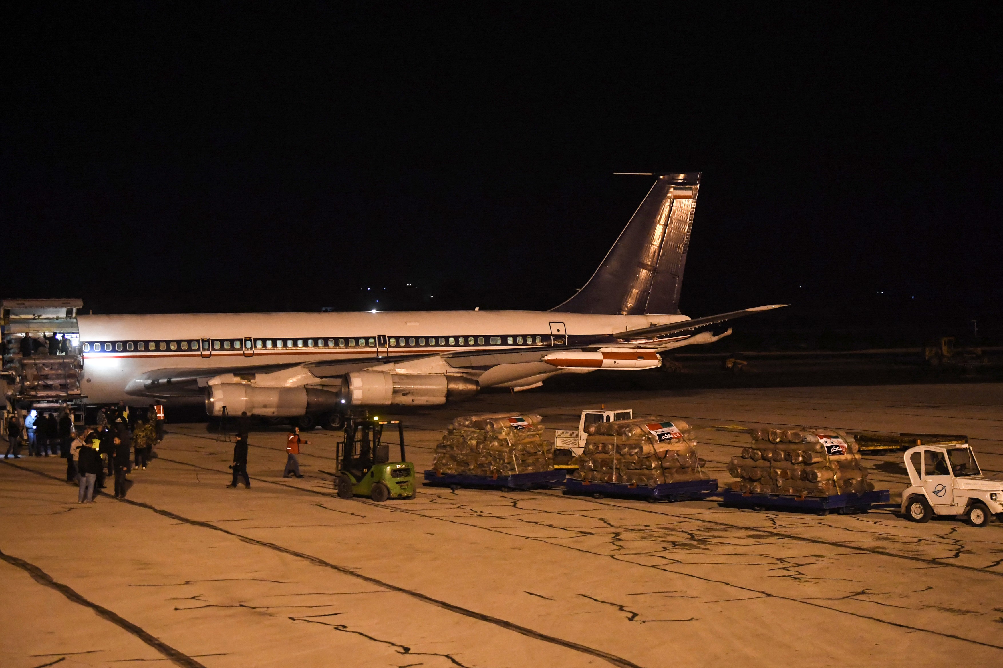 Iranul s-a folosit de pretextul misiunilor de ajutor pentru victimele cutremurului și a trimis arme în Siria (Reuters)