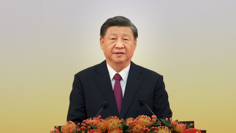 Președintele Chinei, Xi Jinping, participă la o ceremonie în Hong Kong pe 1 iulie 2022.