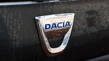 Dacia opreşte temporar producţia la Mioveni